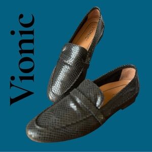 Vionic Zana Leather Lizard Embossed Slip On Orthotic Loafers. Size 8. EUC!